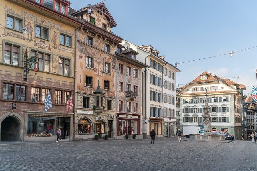 From Zurich: Day Trip to Lucerne with Optional Yacht Cruise - Optional choices: Chateau Gutsch hike or a first class yacht cruise