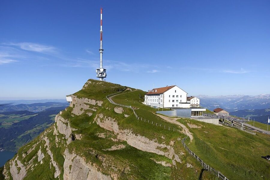 From Zurich: Day Trip to Rigi and Lake Lucerne - Weggis to Rigi by cable car: the view that does the talking