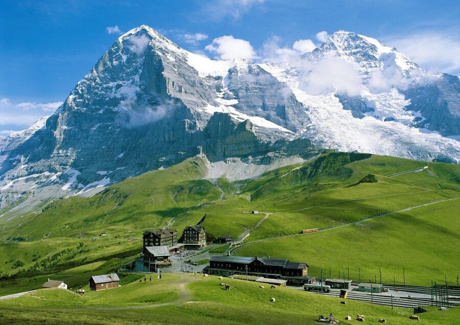 From Zurich: Mount Eiger Day Trip to Kleine Scheidegg - Why the Kleine Scheidegg cogwheel train is the main event