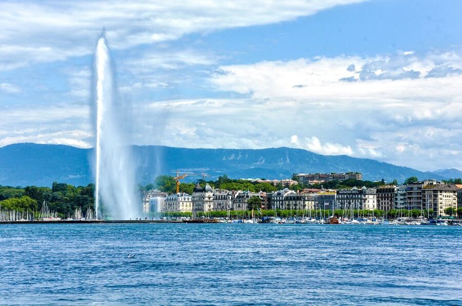Geneva: 50-Minute Lake Geneva Cruise - CGN Tours audio guide: how to get value without fighting your phone