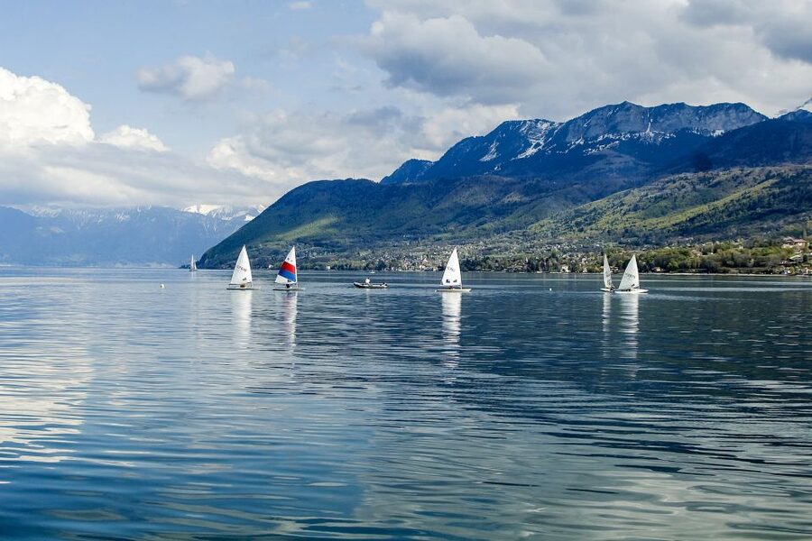 Geneva: 50-Minute Lake Geneva Cruise - Deck strategy and photo timing: how to make 50 minutes count