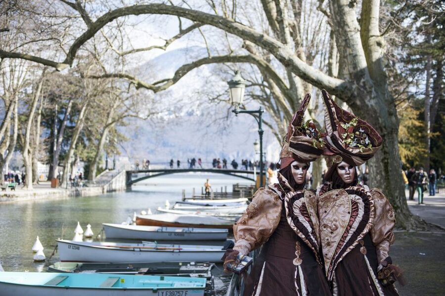 Geneva: Annecy, the Venice of the Alps and Geneva City Tour - Geneva Old Town and St. Pierre Cathedral: Narrow streets, big mood