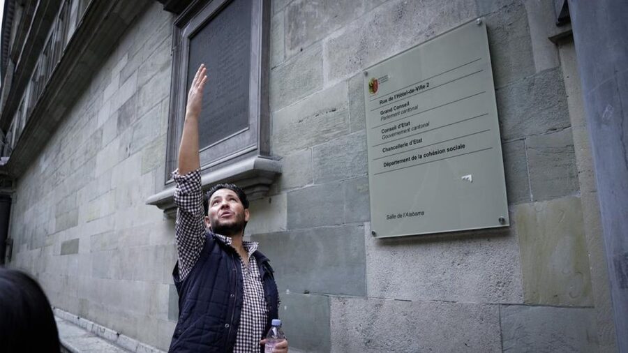 Geneva: Complete Tour, UN area & Old City (Hotel PICK-UP) - City Hall, Arsenal area, and Tavel House: small stops with big context