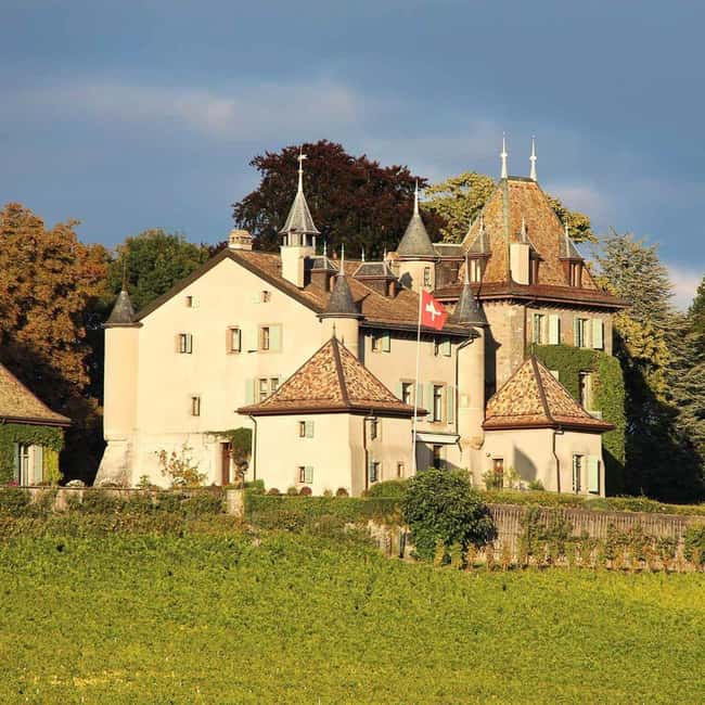 Geneva Countryside And Art Museum At A Castle Wine By E-Bike - City landmarks first: Flower Clock and Jet d’Eau