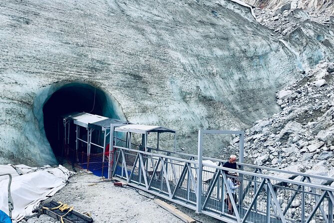 Geneva Day Trip to Mont Blanc glacier and 3860m Top - Geneva to Chamonix: What Makes This Mont Blanc Day Work