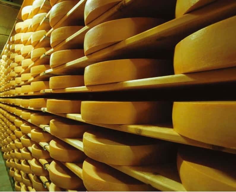 Geneva: Gruyères Tour with Chocolate, Cheese & Golden Train - From Place Dorcière to Gruyères, this is a full-day hit of Swiss flavor