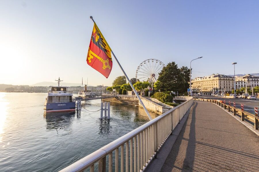Geneva: Insta-Perfect Walk with a Local - Geneva in 90 minutes, photos plus real context
