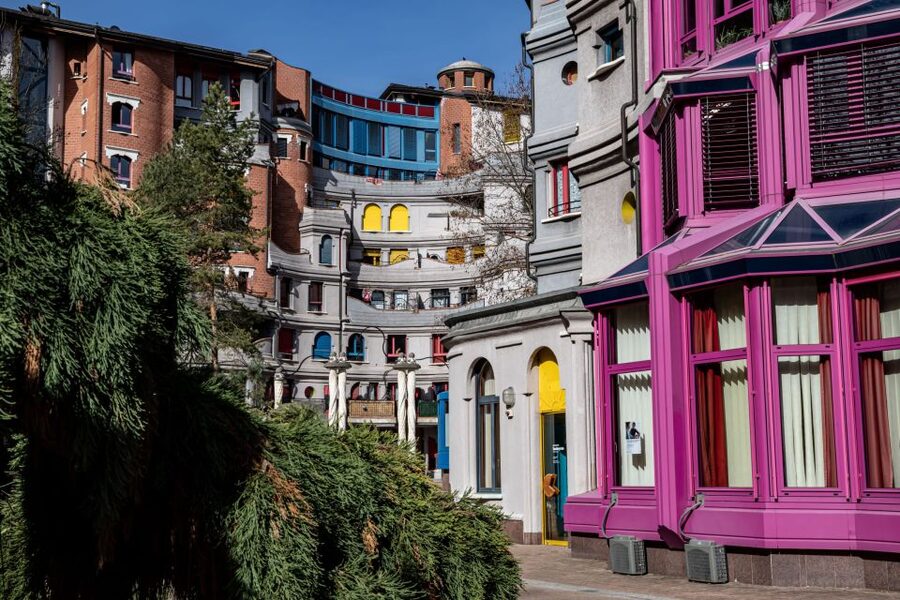 Geneva: Insta-Perfect Walk with a Local - The photo targets: Broken Chair and the Smurfs Buildings