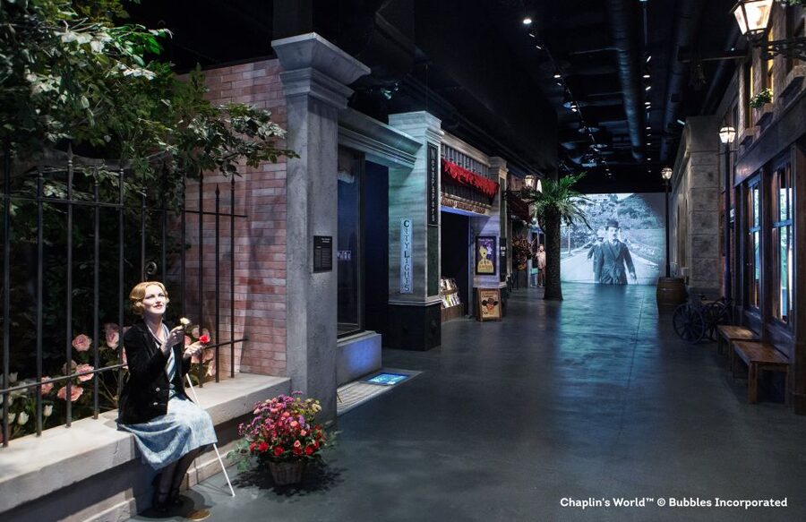Geneva: Montreux, Chaplin’s World, Chillon Castle & Apéritif - Montreux: promenade, music legends, and a little shopping time