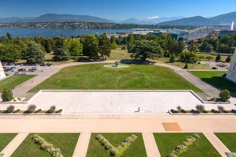 Geneva: Open-Top Sightseeing Bus Tour - International District: what the UN stop is really for