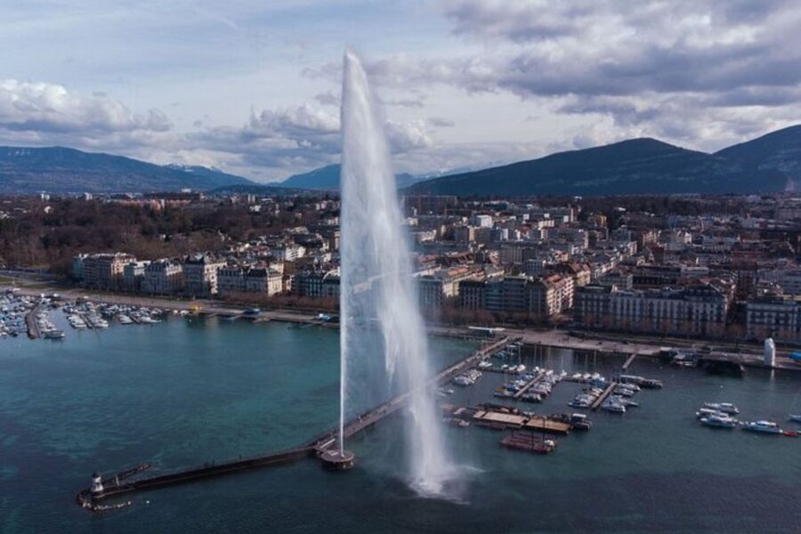 Geneva: Private custom tour with a local guide - Food breaks, what is and is not included
