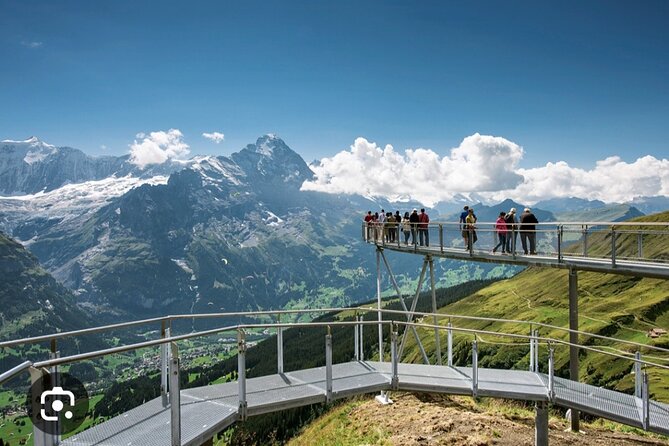 Grindelwald, Lauterbrunnen Lungern Interlaken Semi-Private - Lauterbrunnen: the 72-waterfall valley with a short walk