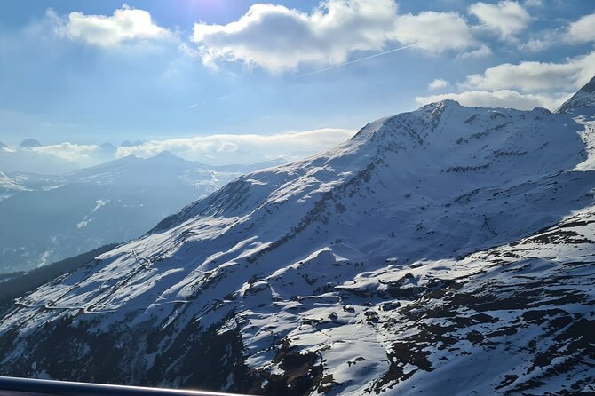 Grindelwald, Lauterbrunnen Lungern Interlaken Semi-Private - The ride itself: air-conditioned comfort and WiFi, with one viewing caveat