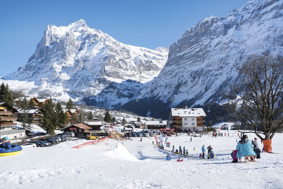Grindelwald: Sledding at Bodmi Arena - Sledding on the specialized slope next to the play zone