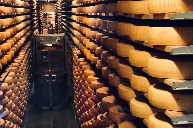 Gruyère Cheese and Chocolate Tasting Day Trip from Geneva - Stop 1: La Maison du Gruyère and your cheese-sampling lesson