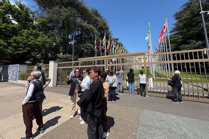 Guided Tour of Geneva: Capital of Peace ( Outside ) - Ariana Park breaks: lake views and event-minded gardens