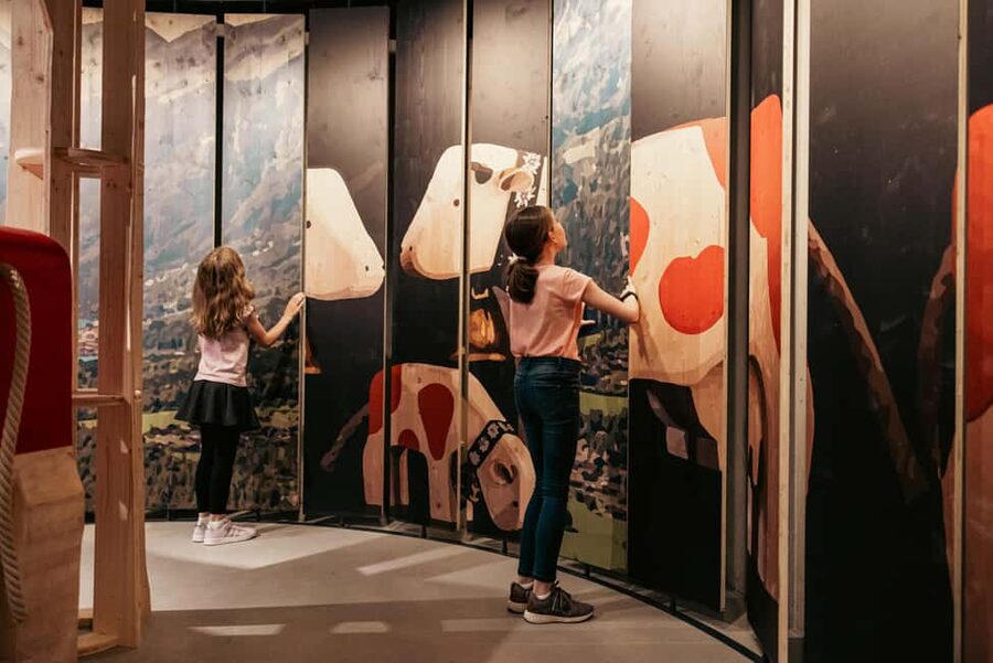 Hofstetten bei Brienz: Trauffer Erlebniswelt Ticket - Digital and analog info points, what you gain from the mix