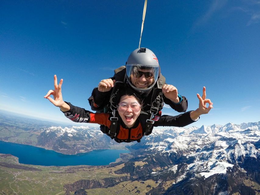Interlaken: Airplane Skydiving over the Swiss Alps - The Freefall Moment: 45 Seconds From 4,000 m at 200 km/h