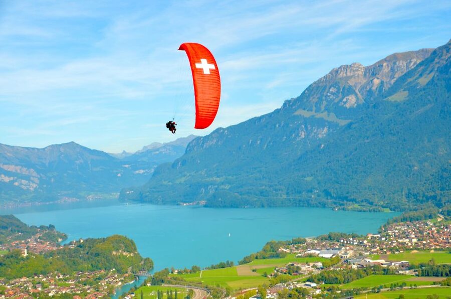 Interlaken: Paragliding Tandem High Flight - Your tandem pilot and the step-by-step prep that makes it feel doable