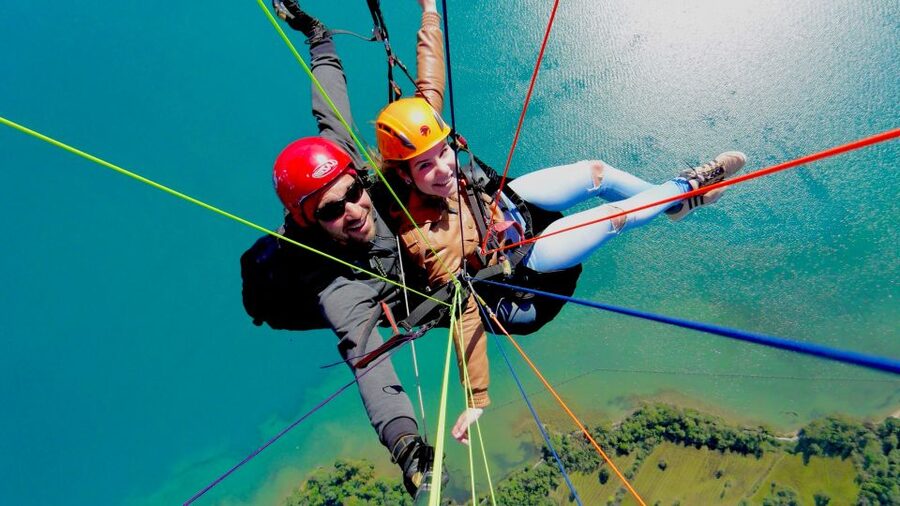 Interlaken: Paragliding Tandem High Flight - Weather, clothing, and weight limits that affect whether you can fly