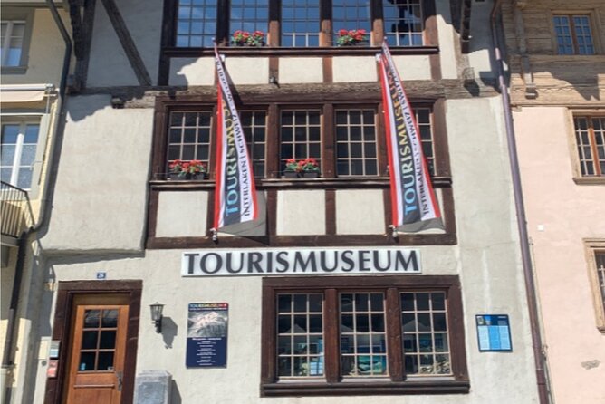 Interlaken Scavenger Hunt and Sights Self-Guided Tour - What the App Does: Hints, Maps, and Language Choice