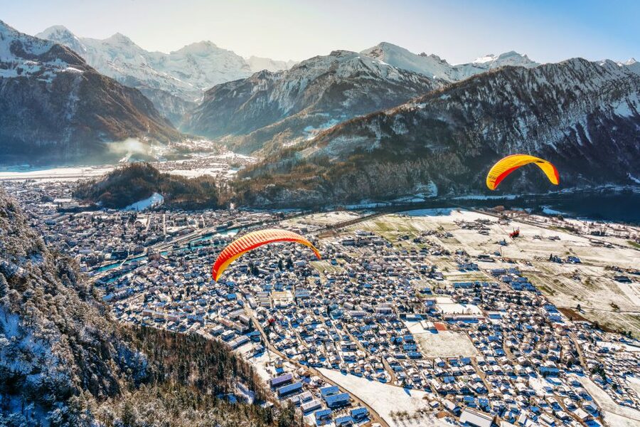 Interlaken: Tandem Paragliding Flight - Where You Meet: Höheweg 125 and Finding the Desk Fast