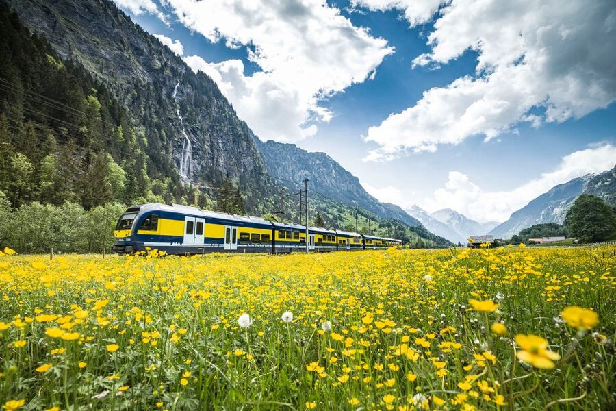 Jungfraujoch: Roundtrip to the Top of Europe by Train - The weather and altitude reality check (layers, dizziness, and clear skies)
