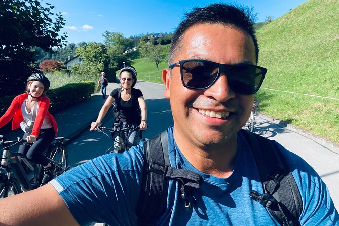 Lake Lucerne Peninsula e-bike Tour - Apple juice, seasonal fruit, and picnic-style breaks