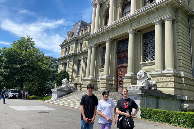 Lausanne (City Center) Scavenger Hunt and Sights Self-Guided Tour - Price and value: $18.56 per person with flexibility