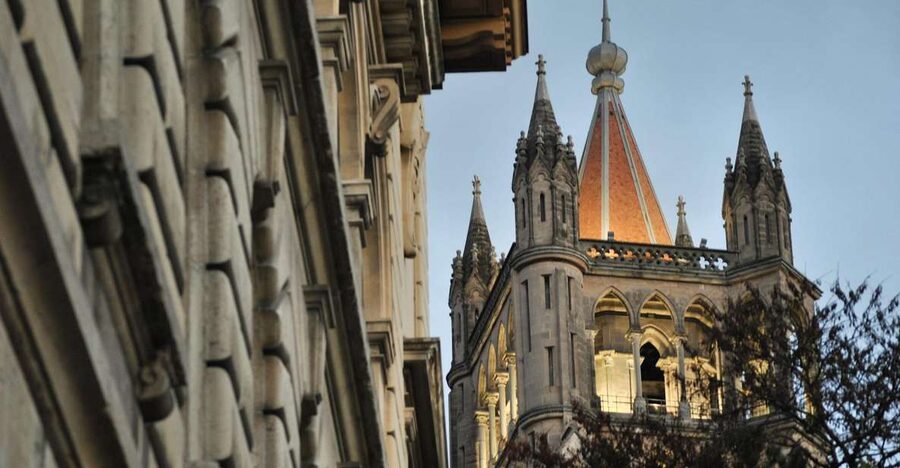 Lausanne: Express Walk with a Local in 60 minutes - Key takeaways before you go