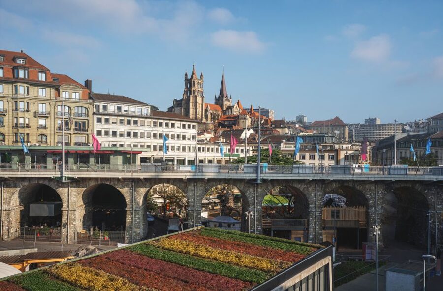 Lausanne: Express Walk with a Local in 60 minutes - Why this 60-minute Lausanne walk works (and what you’ll actually notice)