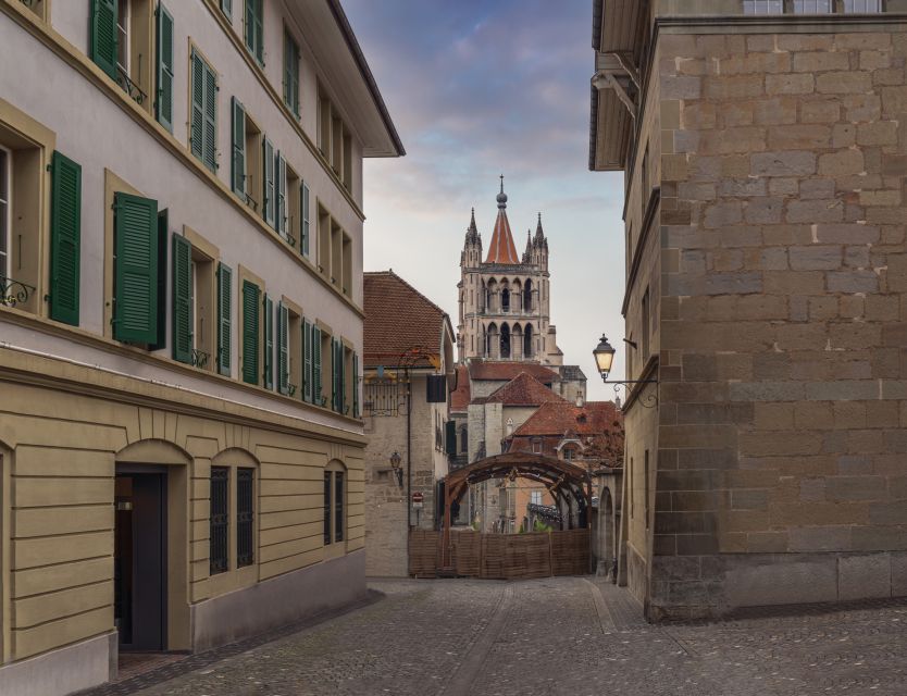 Lausanne: Express Walk with a Local in 60 minutes - Lausanne Cathedral, Notre-Dame: the centerpiece moment