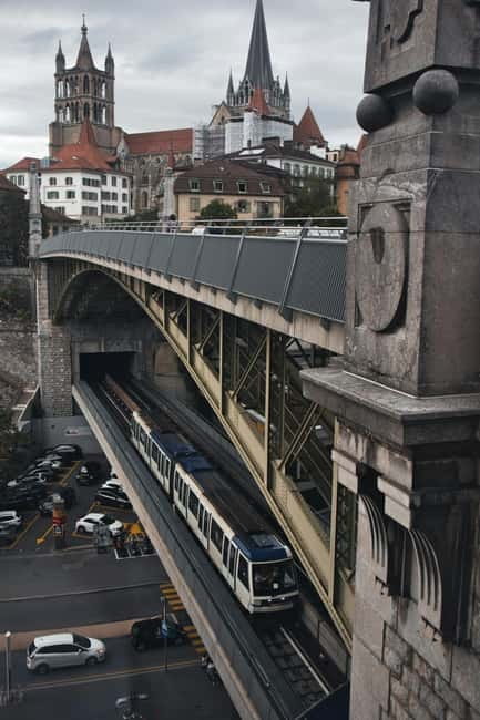 Lausanne: Walking Tour with Chocolate Tastings & Metro - Palais de Rumine: A Museum Palace That Feels Like a Plan