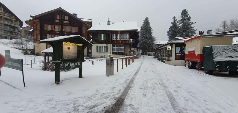 Lauterbrunnen: Private Walking Tour with an Irish Guide - Meet Bob Cummins: Irish Storyteller and Folklore Guide for the Jungfrau Region