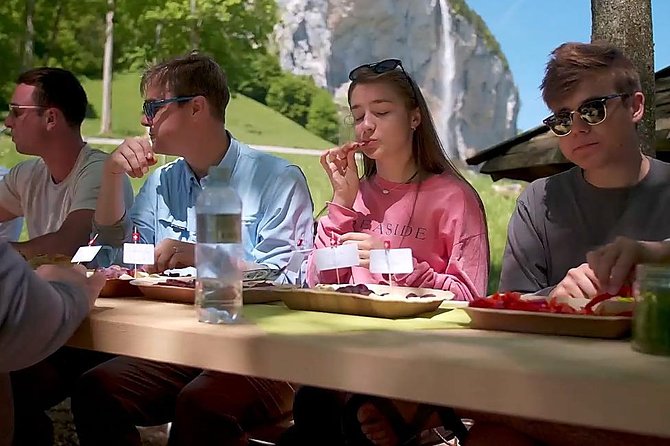 Lauterbrunnen Valley Waterfalls E-bike Tour with Swiss Picnic - Staubbach Waterfall: a quick, dramatic freefall moment