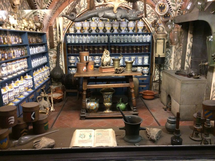 Lucerne: 1-Hour Historical Tour with Night Watchman - How the fire horn, city map, and medieval stories are staged