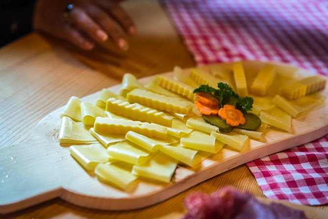 Lucerne CH Experience: Cheese, Chocolate, Chapel Bridge & Château - The best part: a short tour that actually feels like Lucerne