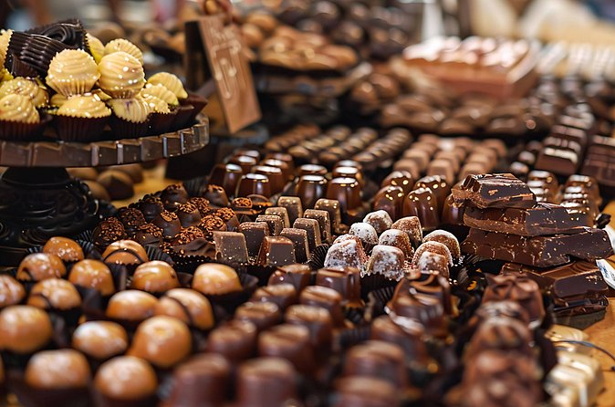 Lucerne: Chocolate Tasting and Walking Tour with a Local - Hofkirche St. Leodegar: baroque church architecture you can actually enjoy