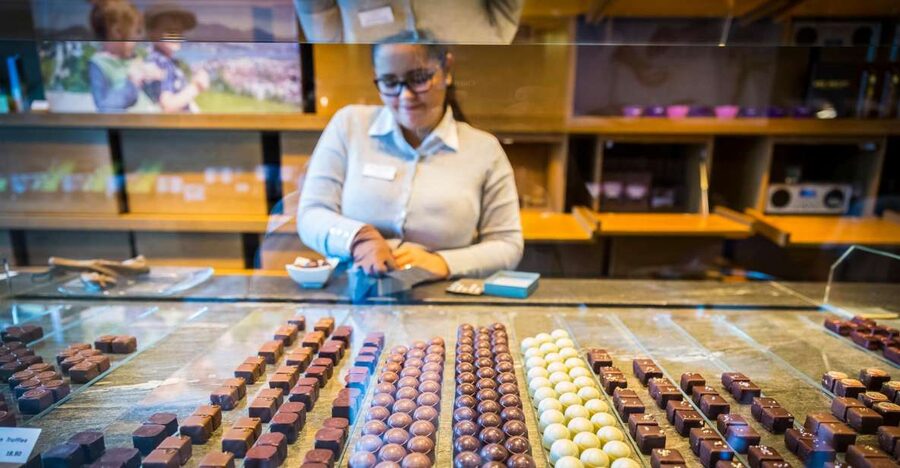 Lucerne: Chocolate Tasting with Lake Trip and City Tour - Chapel Bridge and Old Town Bridges, Built for Photos and Slow Moments