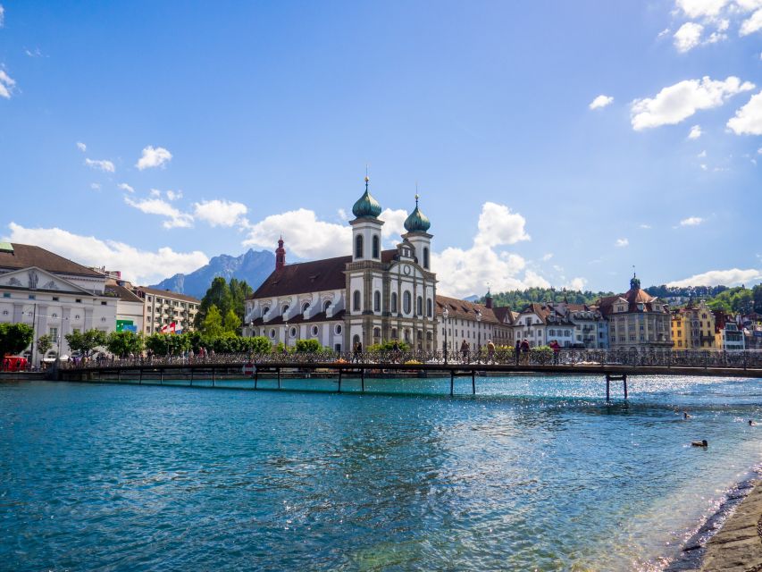 Lucerne: Express Walk with a Local in 60 minutes - Chapel Bridge and Hofkirche St. Leodegar: the classic finale that gives your day shape