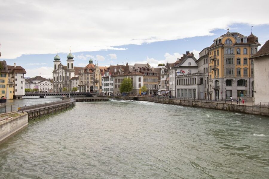 Lucerne: Express Walk with a Local in 60 minutes - Price and time: whether $102 per person feels worth it