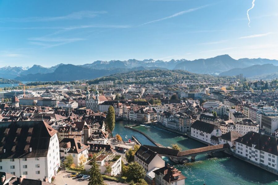 Lucerne: Guided Walking Tour with an Official Guide - How long 1.5 hours really feels on the ground