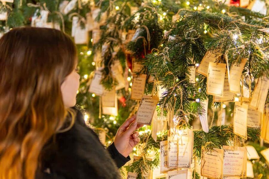 Lucerne: Lake Cruise & Old Town Tour w/ Guide & Photographer - Christmas Markets Finish at Lucerne Culture and Congress Centre