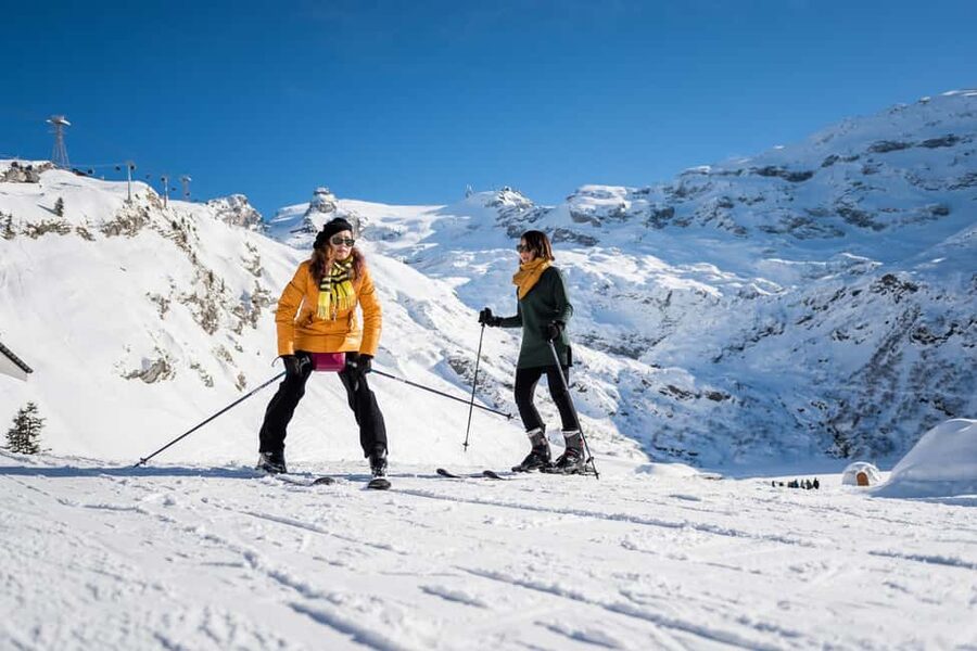 Lucerne: Mount Titlis First time Ski Experience - The Snow Tubes and Magic Carpet Lift Rhythm