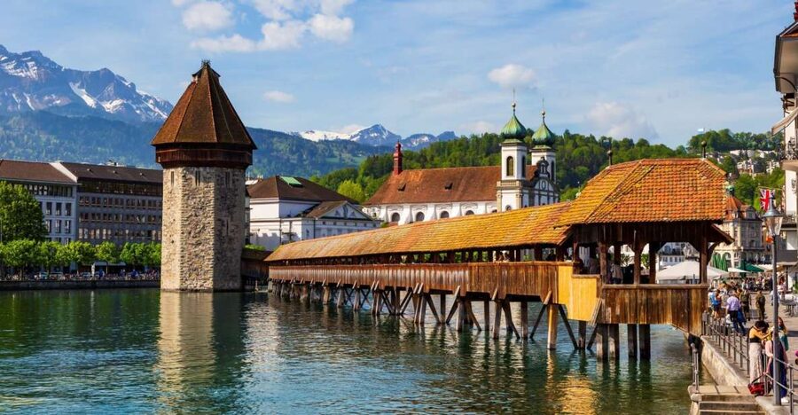 Lucerne Private City Walk and Lake Cruise Half-Day Trip - Lake Lucerne cruise: why one hour feels like enough