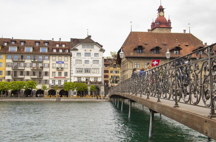 Lucerne: Private Exclusive History Tour with a Local - Torbogen Luzern to Hofkirche St. Leodegar: how the route teaches you to read the city