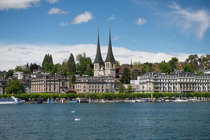 Lucerne Scavenger Hunt and Highlights Self Guided Audio Tour - How the World City Trail app works in plain terms