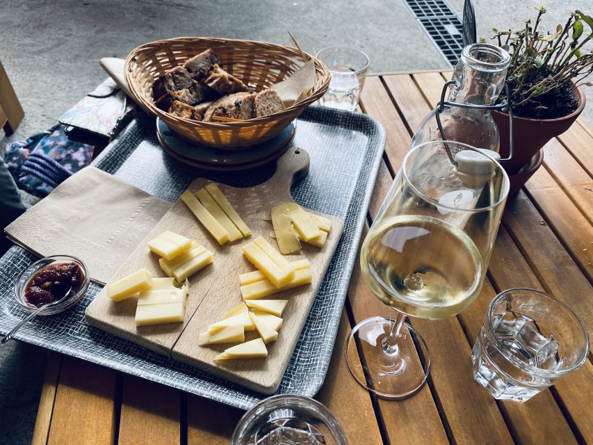 Lucerne: Swiss Zvieri Traditional Tasting Experience - The Old Town tasting trail: chocolate, cheese, pastries, schnapps, beer, and wine