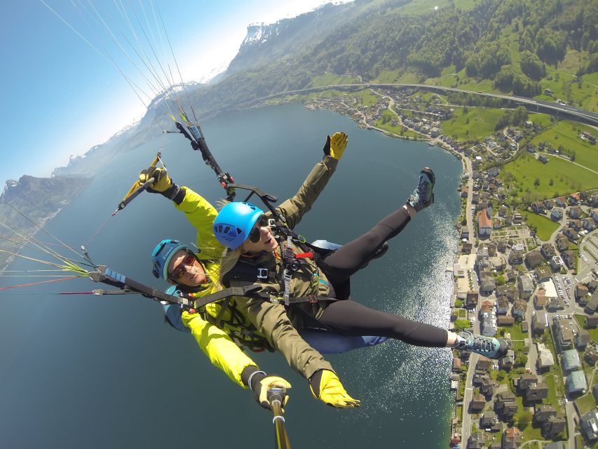 Lucerne: Tandem-Paragliding Flight - From Lucerne or Stans Station to the Takeoff Mountain