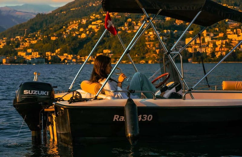 Lugano Lake: 1 hour Boat Rental - Language support: Italian, English, Spanish, French